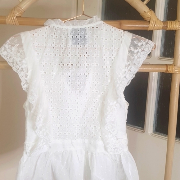 🤍 White Blouse 🤍 - Picture 4 of 5